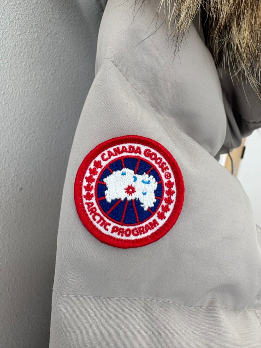 Canada Goose Women's Lorette Parka (Fusion Fit) S/P - Picture 2 of 16